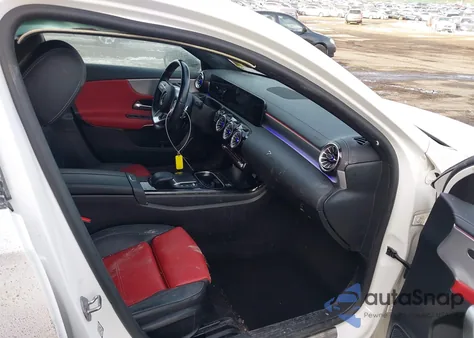 2022 Mercedes-Benz A 220 4Matic из США, поврежденный, VIN W1K3G4FBXNJ341597